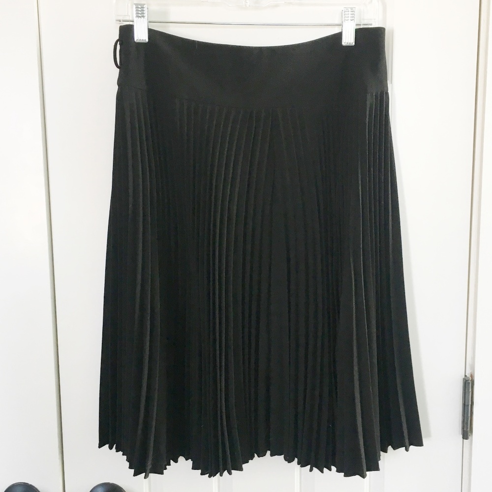 8/12 FOREVER21 SKIRT